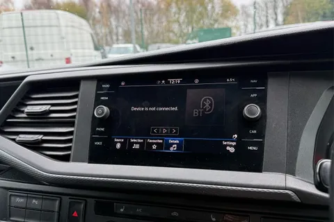 DE74HSU Volkswagen Transporter 2.0 TDI 110 Highline Van Thumbnail #45