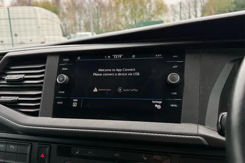 DE74HSU Volkswagen Transporter 2.0 TDI 110 Highline Van Thumbnail #47