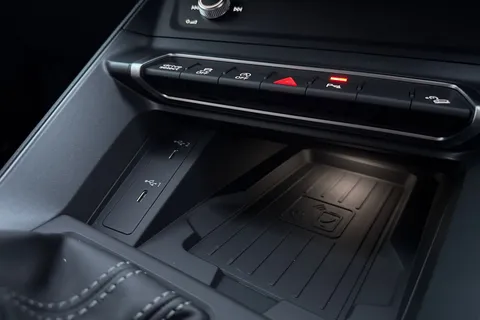 Audi Q3 2.0 TDI 35 S line S Tronic Euro 6 (s/s) 5dr Thumbnail #54