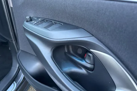 PN23SXX Toyota Yaris Cross 1.5 Hybrid Excel 5dr CVT Thumbnail #17