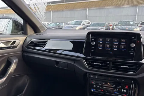 Volkswagen T-Roc 1.5 TSI Black Edition 5dr DSG Thumbnail #14