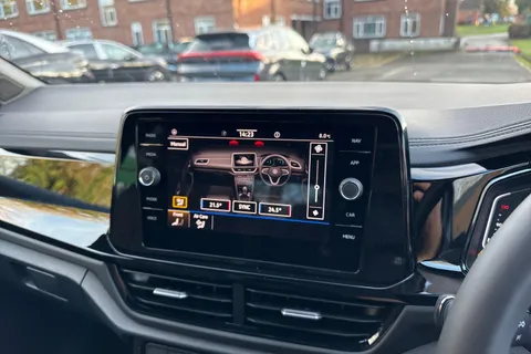 Volkswagen T-Roc 2.0 TDI 150 EVO Style 5dr DSG Thumbnail #18