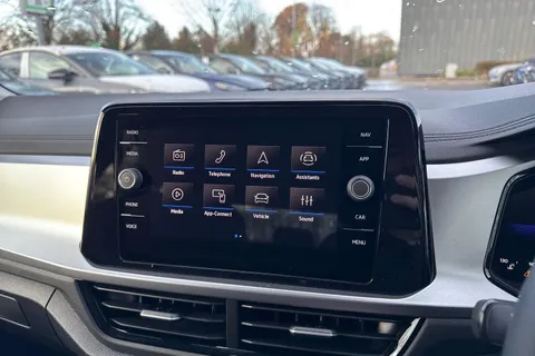 Volkswagen T-Roc 1.5 TSI Life 5dr DSG Thumbnail #37