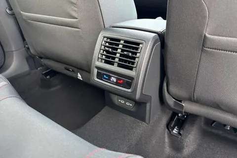 Volkswagen Golf 2.0 TSI GTI DSG Euro 6 (s/s) 5dr Thumbnail #30