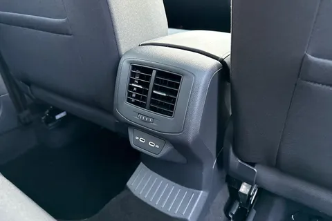 Volkswagen T-Roc 2.0 TDI 150 EVO Style 5dr DSG Thumbnail #30