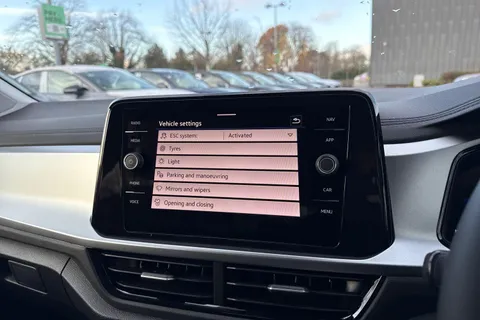 Volkswagen T-Roc 1.5 TSI Life 5dr DSG Thumbnail #42