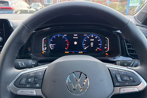 Volkswagen T-Roc 2.0 TDI 150 EVO Style 5dr DSG Thumbnail #32