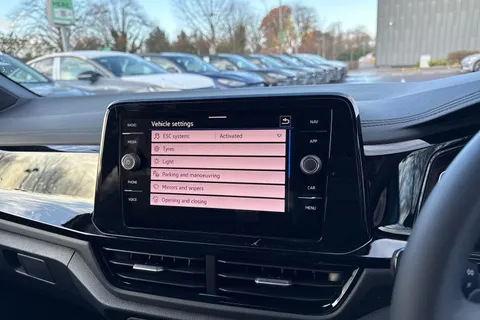 Volkswagen T-Roc 2.0 TDI 150 EVO Style 5dr DSG Thumbnail #49