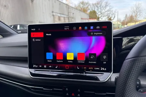 Volkswagen Golf 2.0 TSI GTI DSG Euro 6 (s/s) 5dr Thumbnail #49