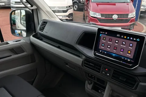 BK75YTF Volkswagen Crafter Cr35 Commerce + T 2.0 TDI 163PS HDE Commerce Plus Low Roof Van Auto + Tow Pack Thumbnail #15