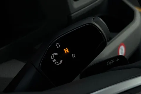 BK75YTF Volkswagen Crafter Cr35 Commerce + T 2.0 TDI 163PS HDE Commerce Plus Low Roof Van Auto + Tow Pack Thumbnail #20