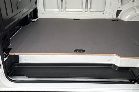 BK75YTF Volkswagen Crafter Cr35 Commerce + T 2.0 TDI 163PS HDE Commerce Plus Low Roof Van Auto + Tow Pack Thumbnail #49