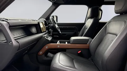 KT24OPV Land Rover Defender 3.0 D300 X 90 3dr Auto Thumbnail #4