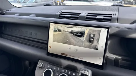 KT24OPV Land Rover Defender 3.0 D300 X 90 3dr Auto Thumbnail #14
