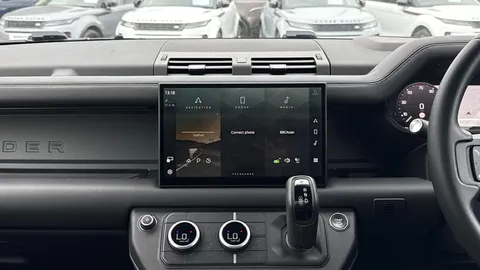 KT24OPV Land Rover Defender 3.0 D300 X 90 3dr Auto Thumbnail #16