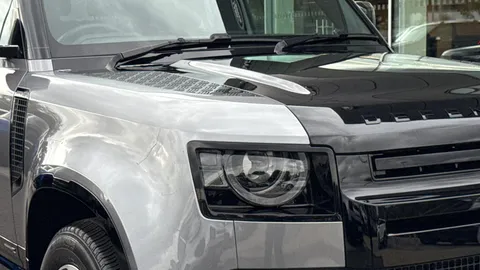 KT24OPV Land Rover Defender 3.0 D300 X 90 3dr Auto Thumbnail #19