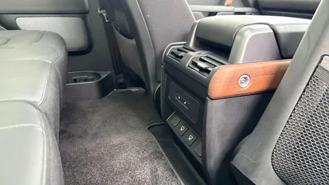 KT24OPV Land Rover Defender 3.0 D300 X 90 3dr Auto Thumbnail #20