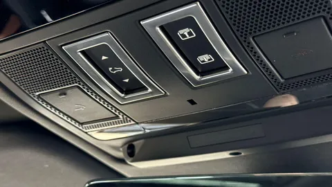 KT24OPV Land Rover Defender 3.0 D300 X 90 3dr Auto Thumbnail #25