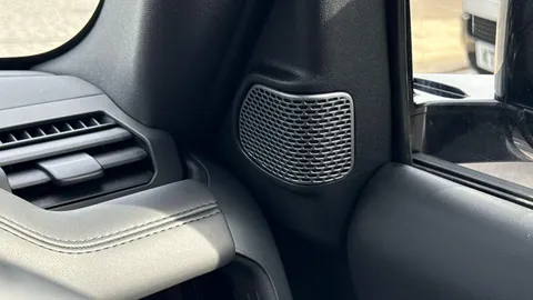 KT24OPV Land Rover Defender 3.0 D300 X 90 3dr Auto Thumbnail #26