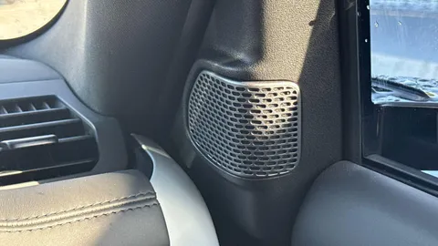 KR23EXA Land Rover Defender 2.0 P400e X-Dynamic HSE 110 5dr Auto Thumbnail #24