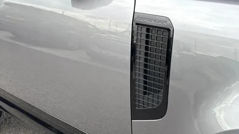 KT24OPV Land Rover Defender 3.0 D300 X 90 3dr Auto Thumbnail #30