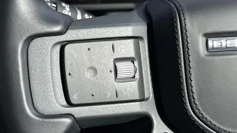 KT24OPV Land Rover Defender 3.0 D300 X 90 3dr Auto Thumbnail #32