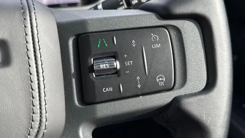 KT24OPV Land Rover Defender 3.0 D300 X 90 3dr Auto Thumbnail #33