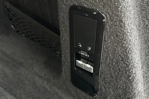 DL23VUK Land Rover Range Rover Sport 3.0 D350 Autobiography 5dr Auto Thumbnail #32