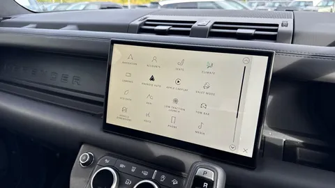 KT24OPV Land Rover Defender 3.0 D300 X 90 3dr Auto Thumbnail #36