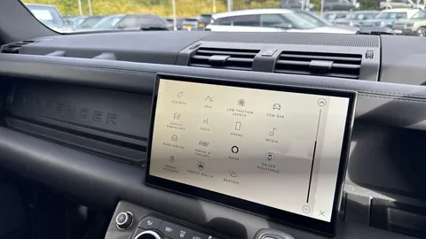 KT24OPV Land Rover Defender 3.0 D300 X 90 3dr Auto Thumbnail #37