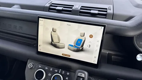 KT24OPV Land Rover Defender 3.0 D300 X 90 3dr Auto Thumbnail #38