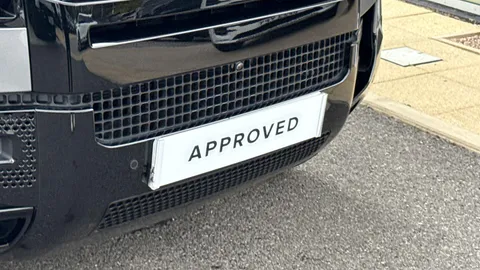 KT24OPV Land Rover Defender 3.0 D300 X 90 3dr Auto Thumbnail #42