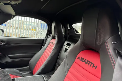 CK18YFD Abarth 124 Spider 1.4 T MultiAir 2dr Thumbnail #13