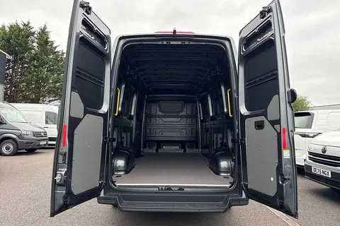 DF75TYY Volkswagen Crafter (Nf) CR35 Panel van Commerce Plus LWB 177 PS 2.0 TDI Auto 8sp-MY25/LED's/Camera Thumbnail #9