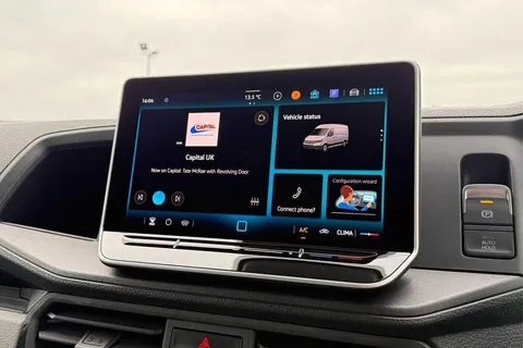 DF75TYY Volkswagen Crafter (Nf) CR35 Panel van Commerce Plus LWB 177 PS 2.0 TDI Auto 8sp-MY25/LED's/Camera Thumbnail #11