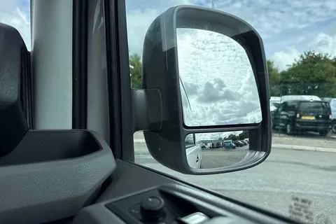 DA75PNX Volkswagen Crafter CR35 Commerce Plus MWB 140 PS FWD - 25 Model Year Thumbnail #17