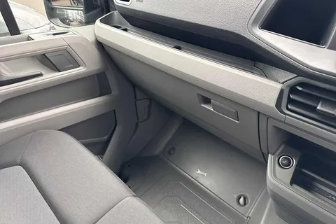 DF75TYY Volkswagen Crafter (Nf) CR35 Panel van Commerce Plus LWB 177 PS 2.0 TDI Auto 8sp-MY25/LED's/Camera Thumbnail #14
