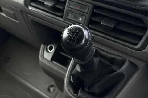 DA75PNX Volkswagen Crafter CR35 Commerce Plus MWB 140 PS FWD - 25 Model Year Thumbnail #19