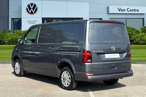 DE74WPW Volkswagen Transporter 2.0 TDI 110 Highline Van Thumbnail #3