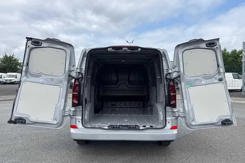 DC75CZG Volkswagen Transporter T28 Panel Van Commerce Plus SWB 110 PS 2.0 TDI 6sp Manual -  New Shape Thumbnail #9