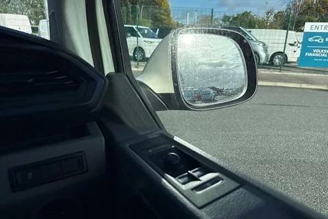 DE74VPL Volkswagen Transporter 2.0 TDI 110 Highline Van Thumbnail #17