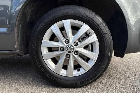 DE74WPW Volkswagen Transporter 2.0 TDI 110 Highline Van Thumbnail #5