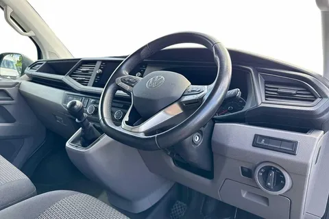 DE74WPW Volkswagen Transporter 2.0 TDI 110 Highline Van Thumbnail #6