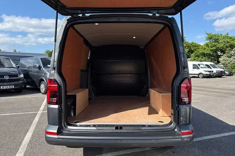 DE74WPW Volkswagen Transporter 2.0 TDI 110 Highline Van Thumbnail #9