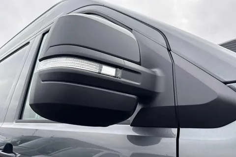 DF75TZJ Volkswagen Crafter CR35 Panel van Commerce Plus LWB 177 PS 2.0 TDI Auto 8sp-MY25/LED's/Camera Thumbnail #25