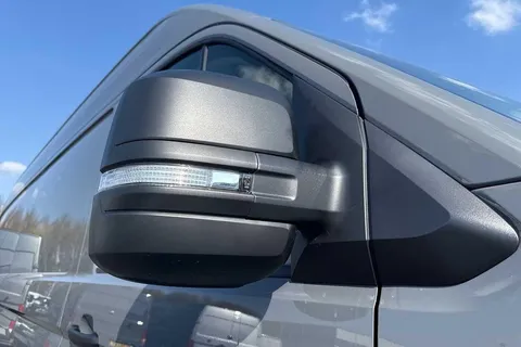 DC75AOG Volkswagen Crafter CR35 Panel van Commerce Plus LWB 177 PS 2.0 TDI 8sp Auto - MY25/LED's Thumbnail #24