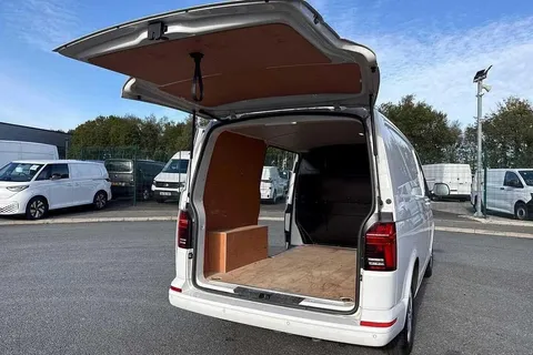 DE74VPL Volkswagen Transporter 2.0 TDI 110 Highline Van Thumbnail #29