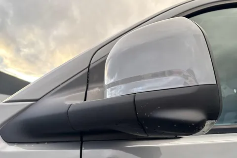 DC75BSO Volkswagen Transporter T28 Panel Van Commerce Pro SWB 150 PS 2.0 TDI 8sp Automatic Thumbnail #26