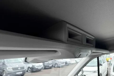 DF75TZJ Volkswagen Crafter CR35 Panel van Commerce Plus LWB 177 PS 2.0 TDI Auto 8sp-MY25/LED's/Camera Thumbnail #34