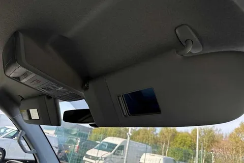 DE74VPL Volkswagen Transporter 2.0 TDI 110 Highline Van Thumbnail #35